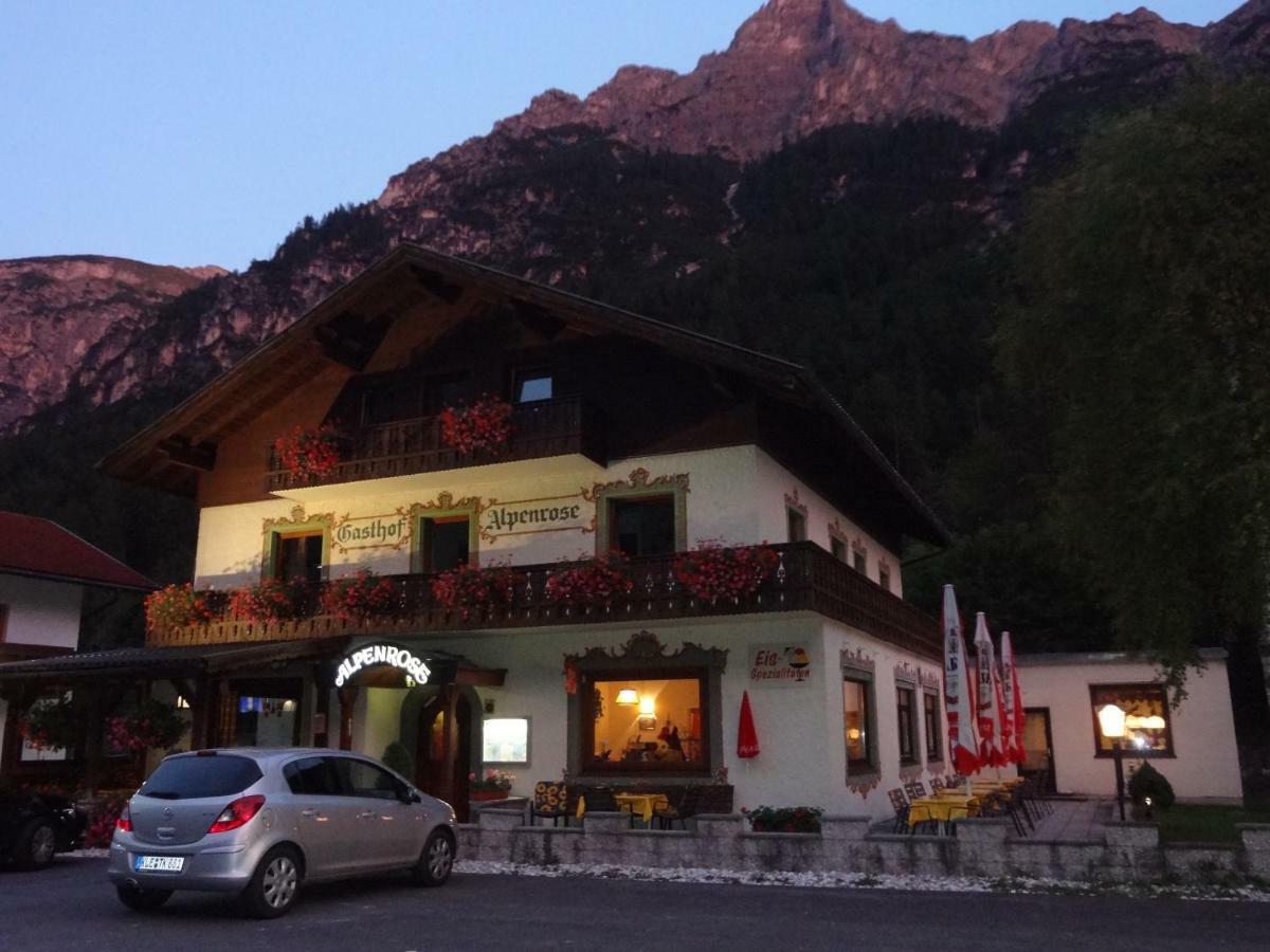 Pension Nina & Gasthof Alpenrose Gschnitz Exterior photo