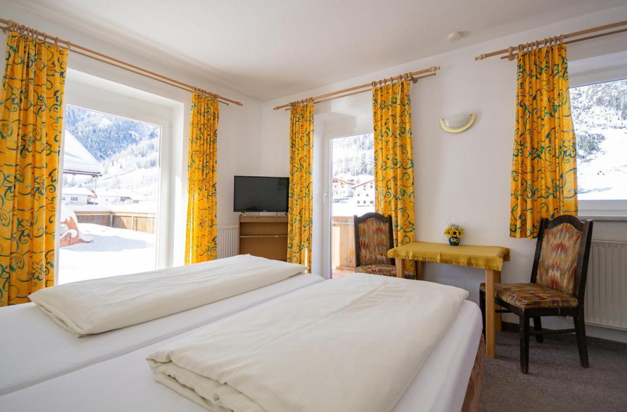 Pension Nina & Gasthof Alpenrose Gschnitz Exterior photo